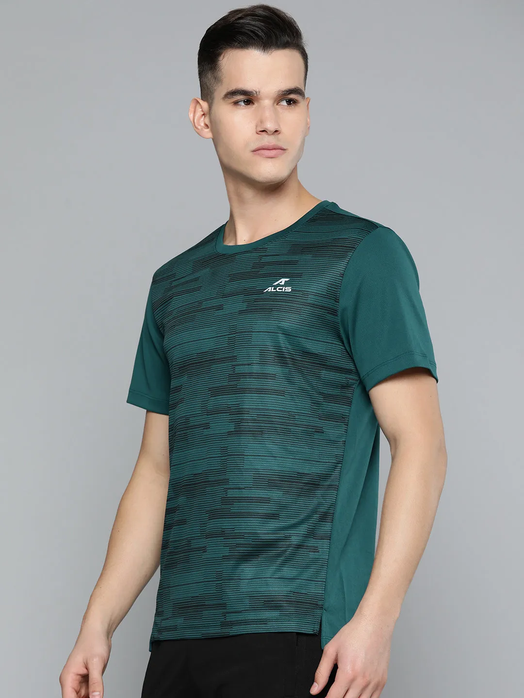 Alcis Men Green Black Printed Slim Fit Sports T-shirt