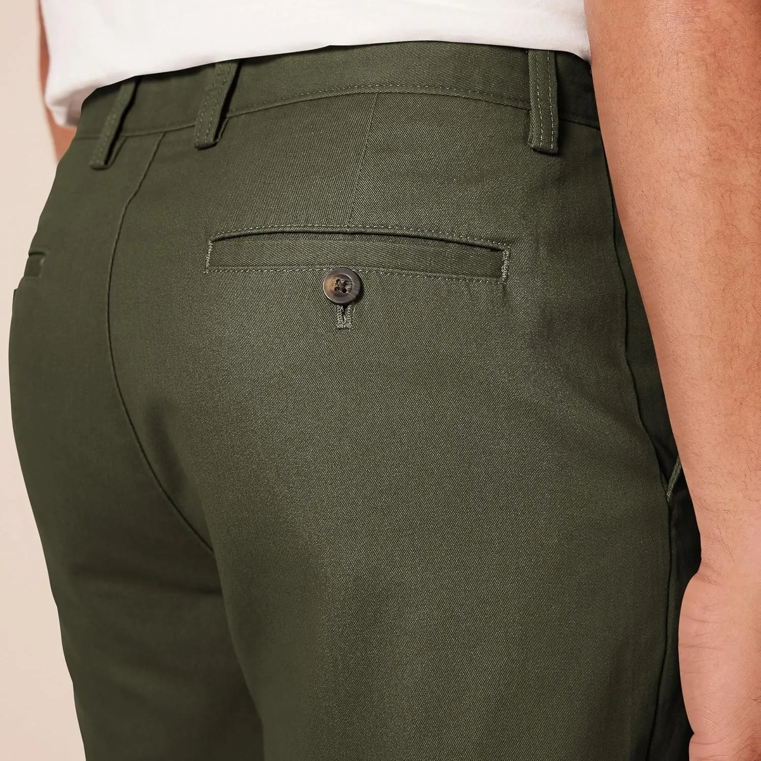 Amazon Essentials Men's Classic-Fit 7" Chino Shorts