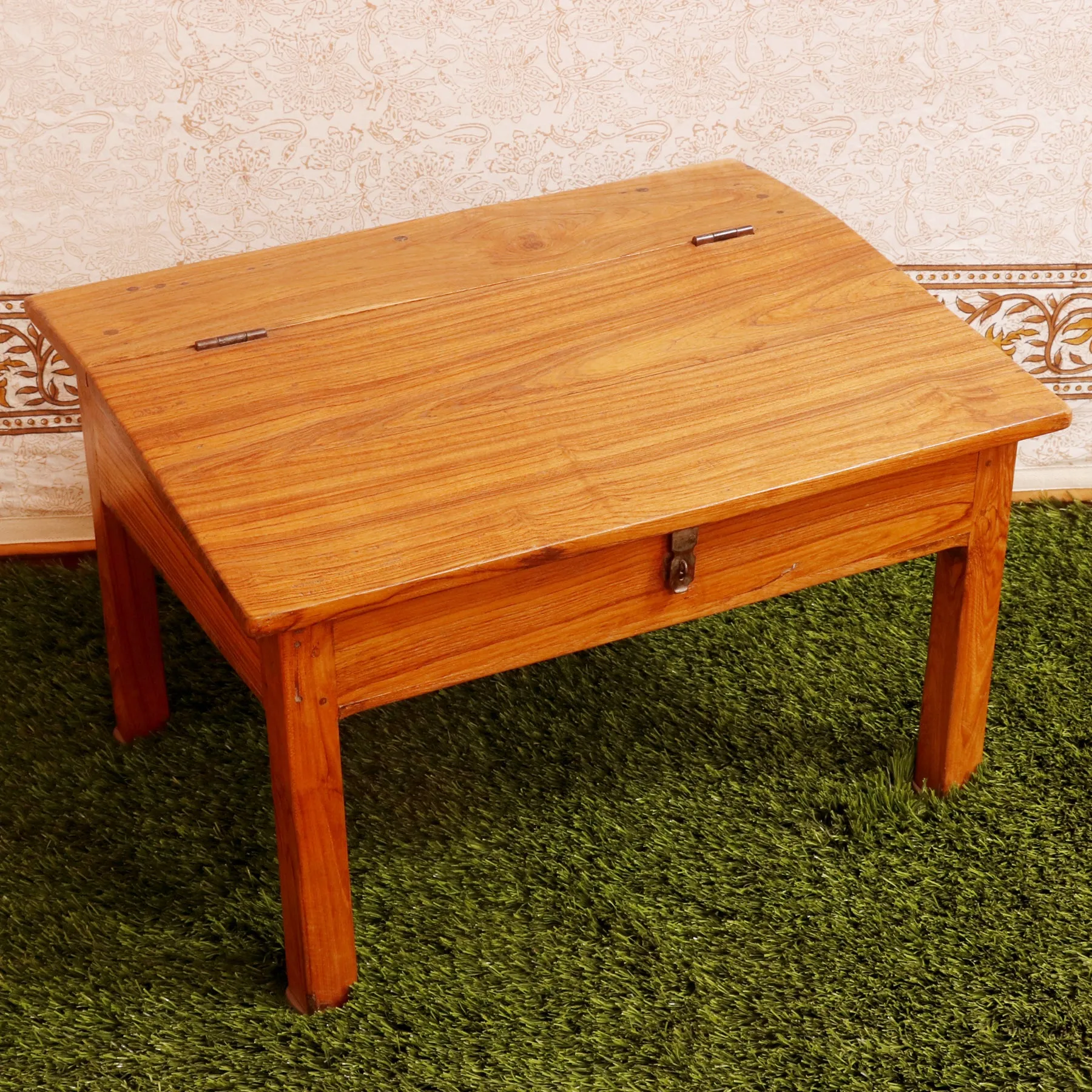Traditional Simple Munim Desk