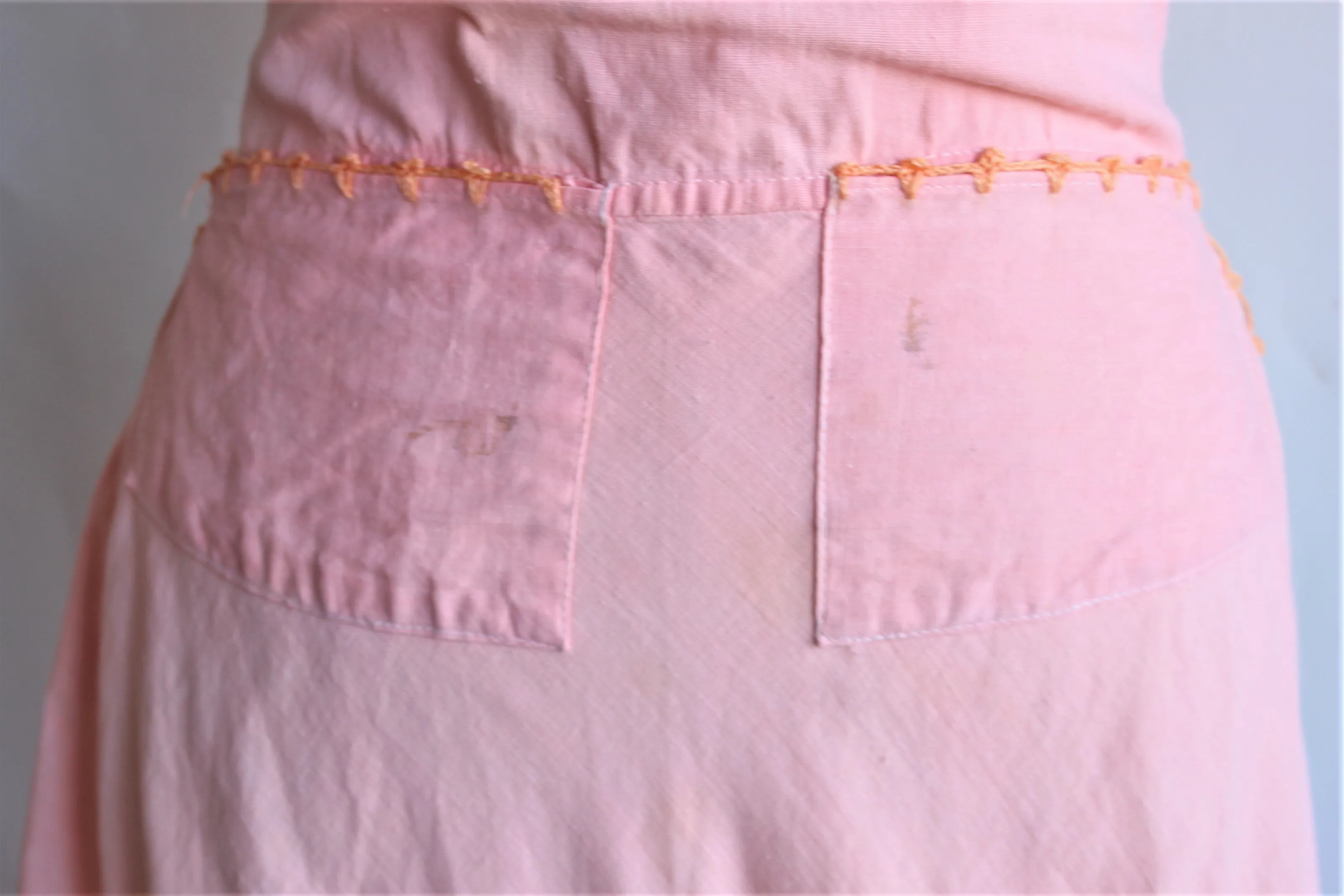 Vintage 1970s Peach Pinafore Apron