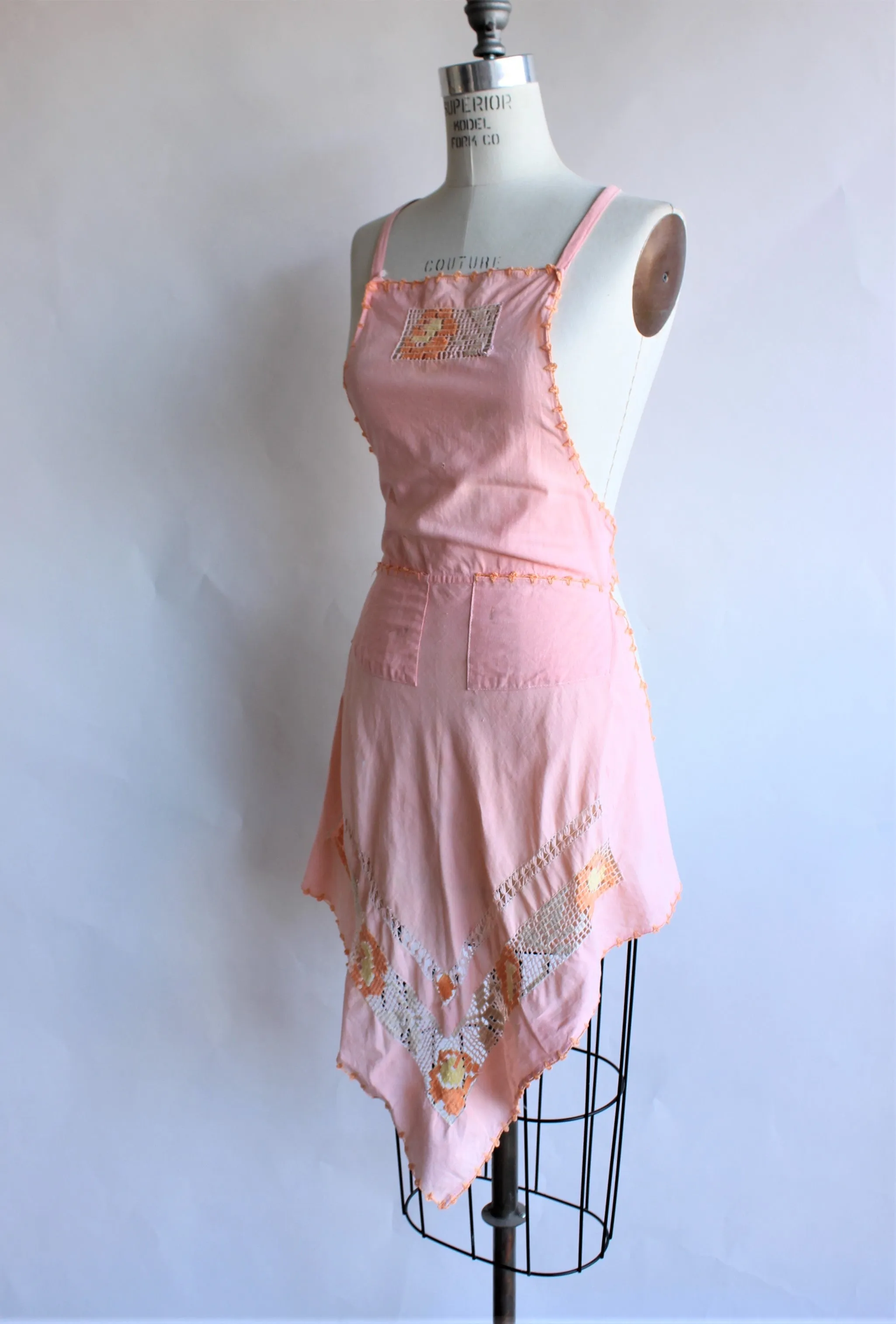 Vintage 1970s Peach Pinafore Apron