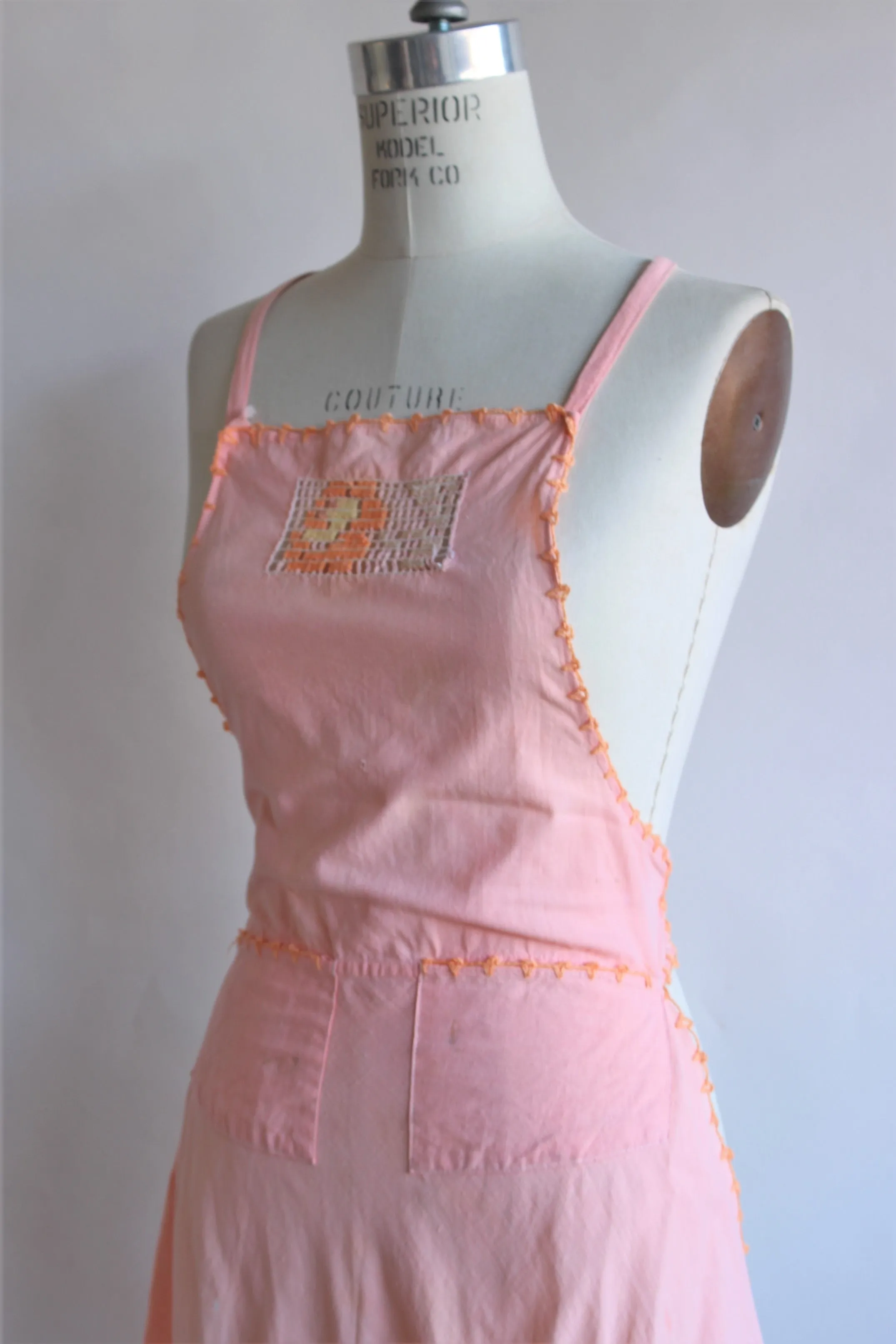Vintage 1970s Peach Pinafore Apron