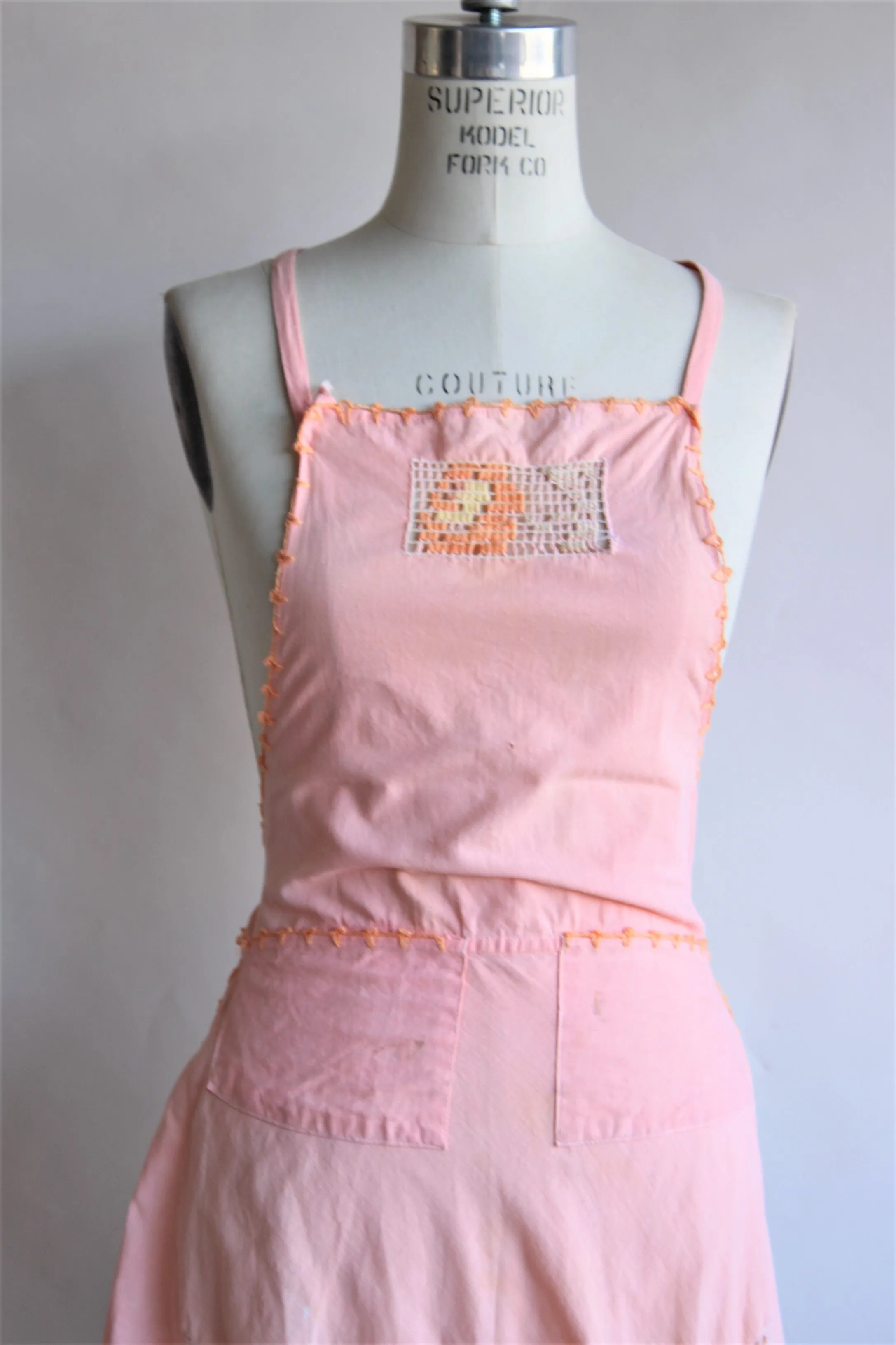 Vintage 1970s Peach Pinafore Apron