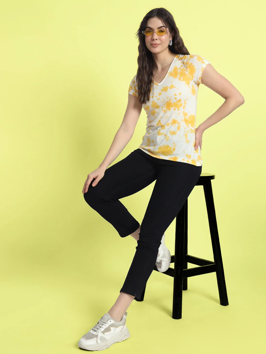 Women Yellow Tie and Dyed V-Neck T-shirt