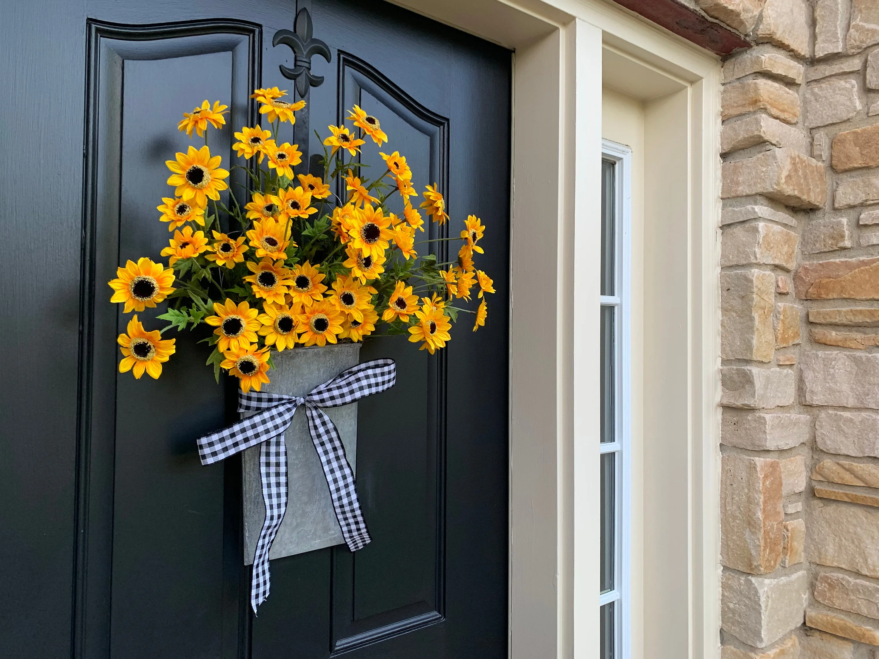 Yellow Black-Eyed Susan Bucket Wreath