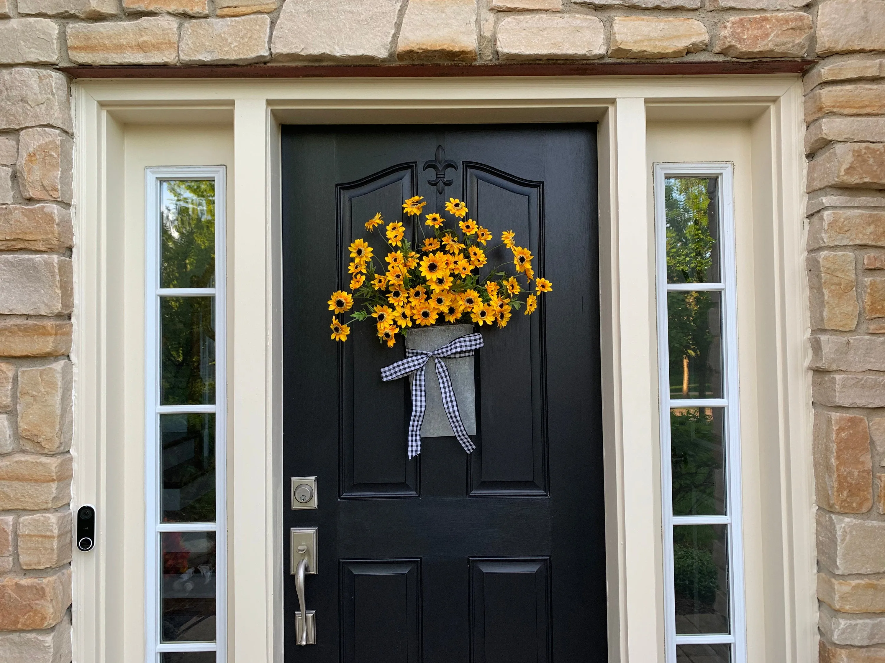 Yellow Black-Eyed Susan Bucket Wreath